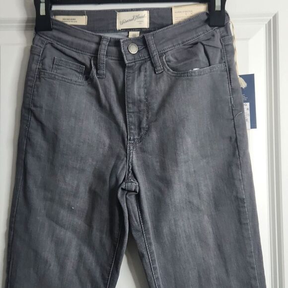 Universal Thread High-Rise Skinny Jeans - Picture 2 of 5